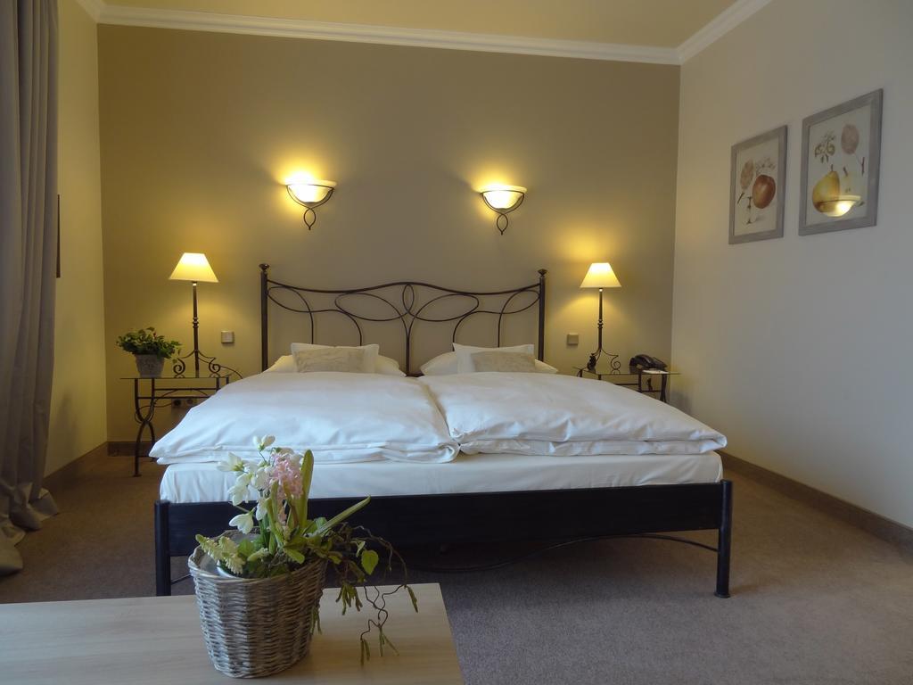 Hotel Seipel Leimen  Bagian luar foto
